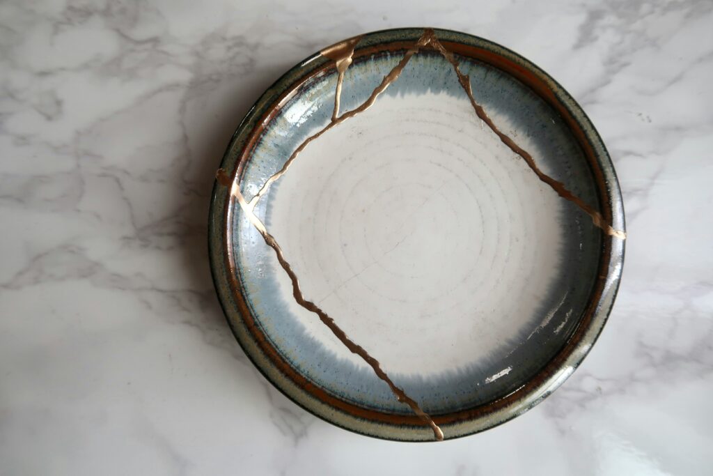 KINTSUGI